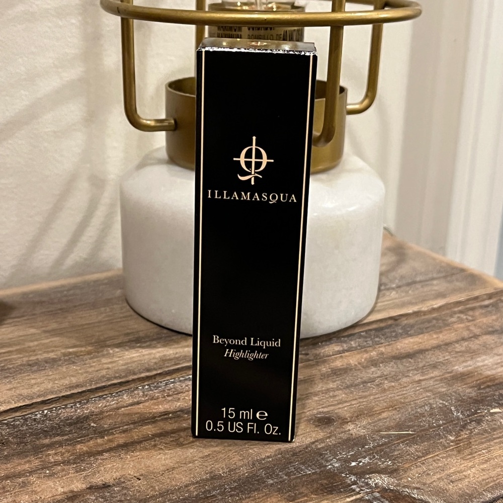 New in the box - Illamasqua Beyond Liquid Highlighter in OMG